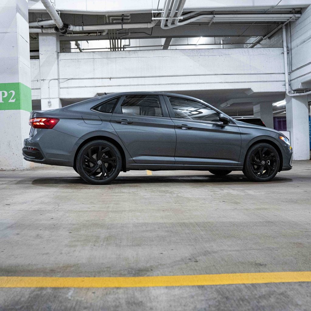 2026 Volkswagen Jetta SE - Photo 7
