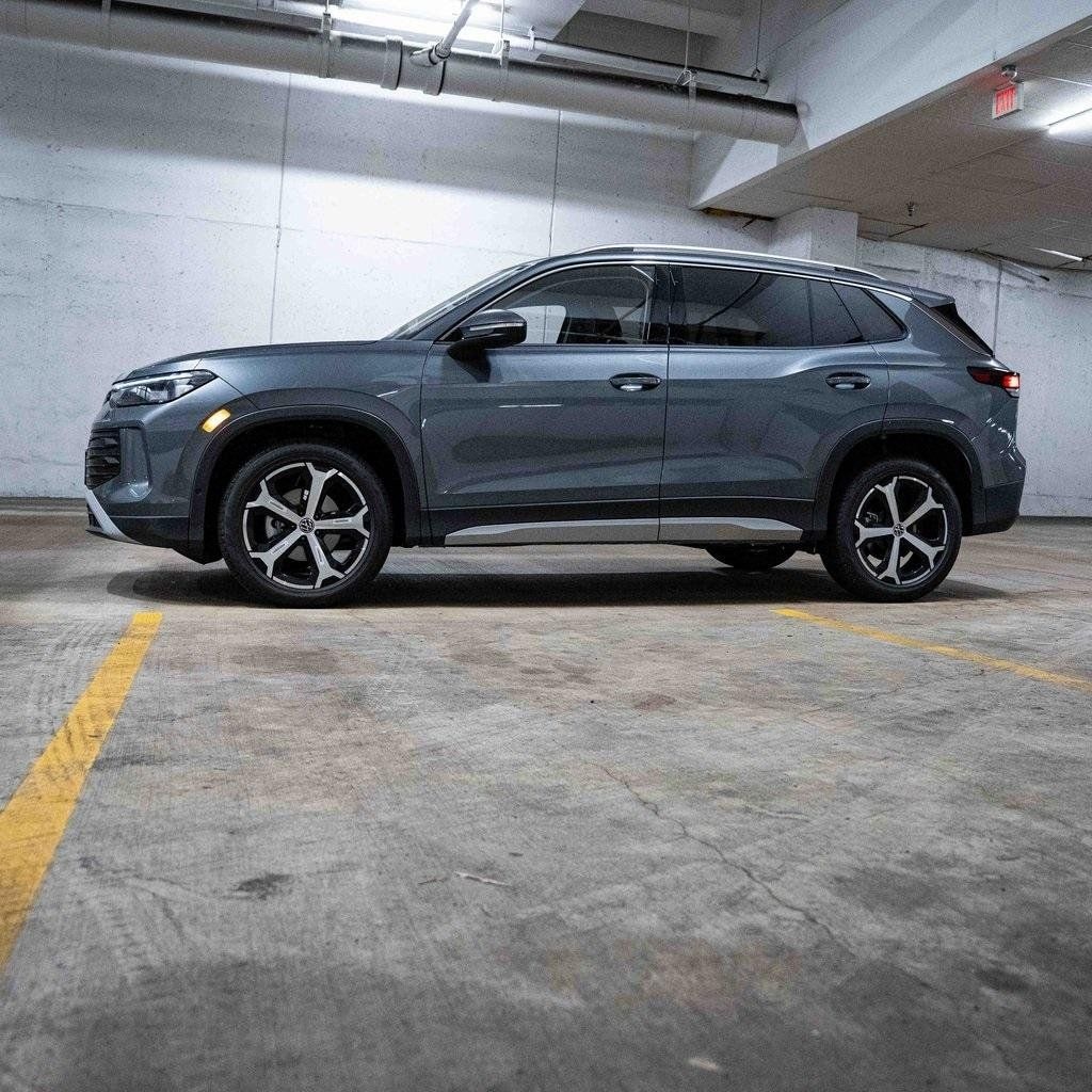 New 2026 Volkswagen Tiguan 2.0T SE SUV