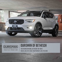2023 Volvo XC40 B5 Plus Dark Theme SUV