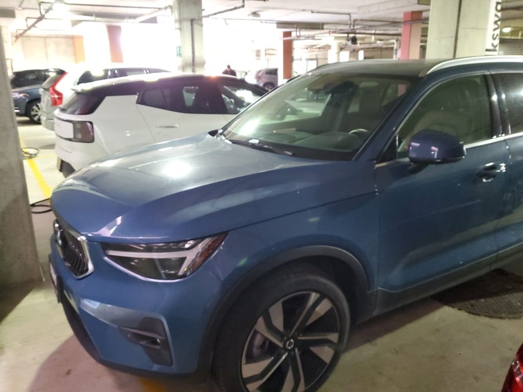 2025 Volvo XC40 Ultra's photo