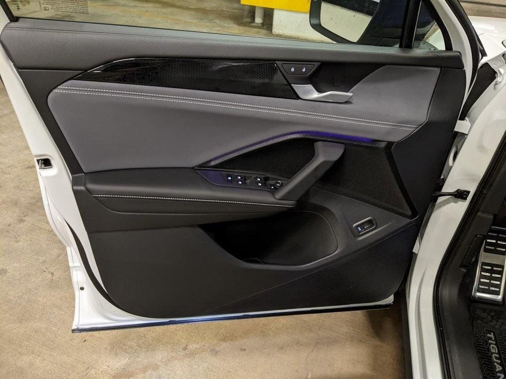 2026 Volkswagen Tiguan SE R-LINE BLACK - Photo 9