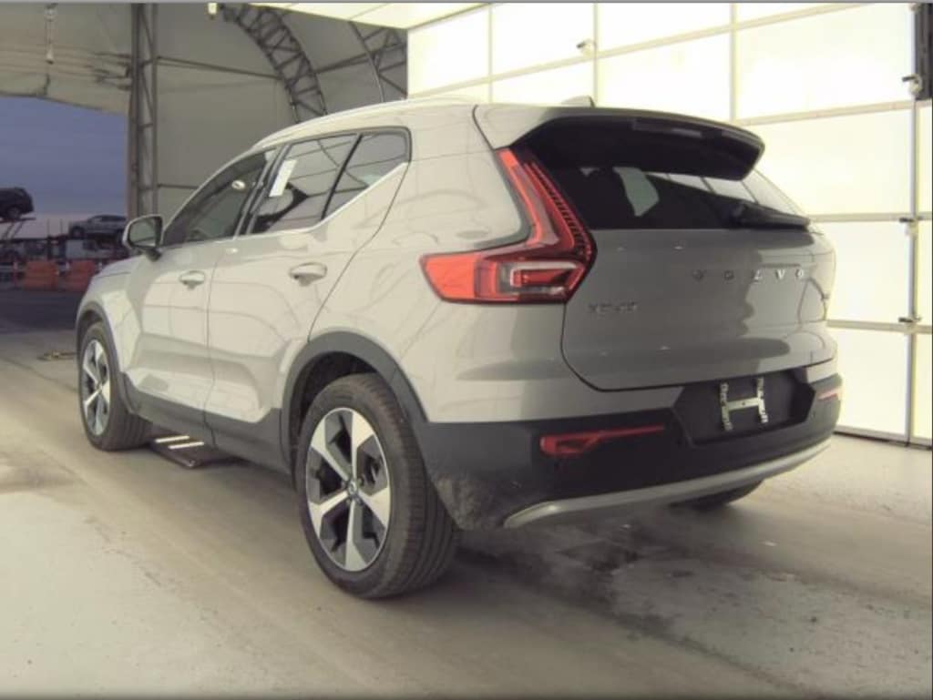 Used 2025 Volvo XC40 B5 Plus Bright Theme SUV