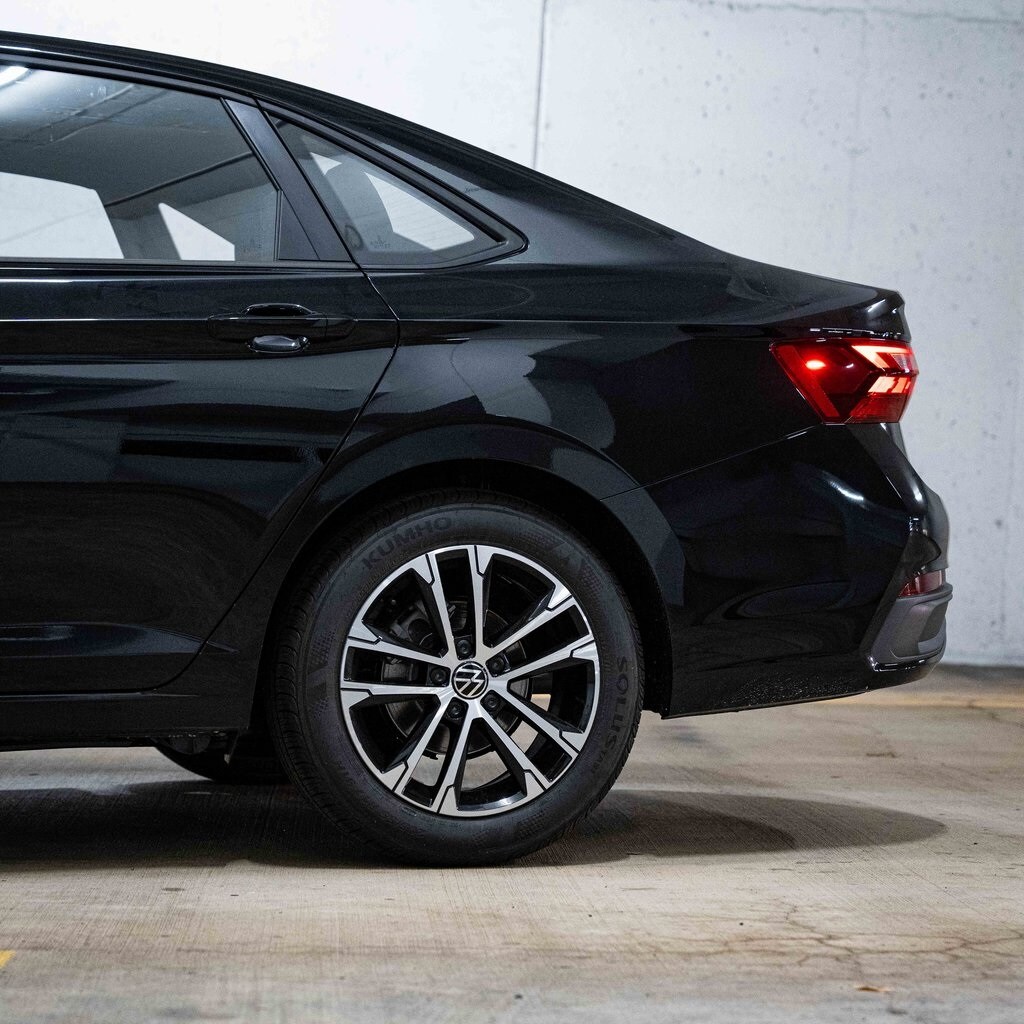 2026 Volkswagen Jetta 1.5T Sport photo 3