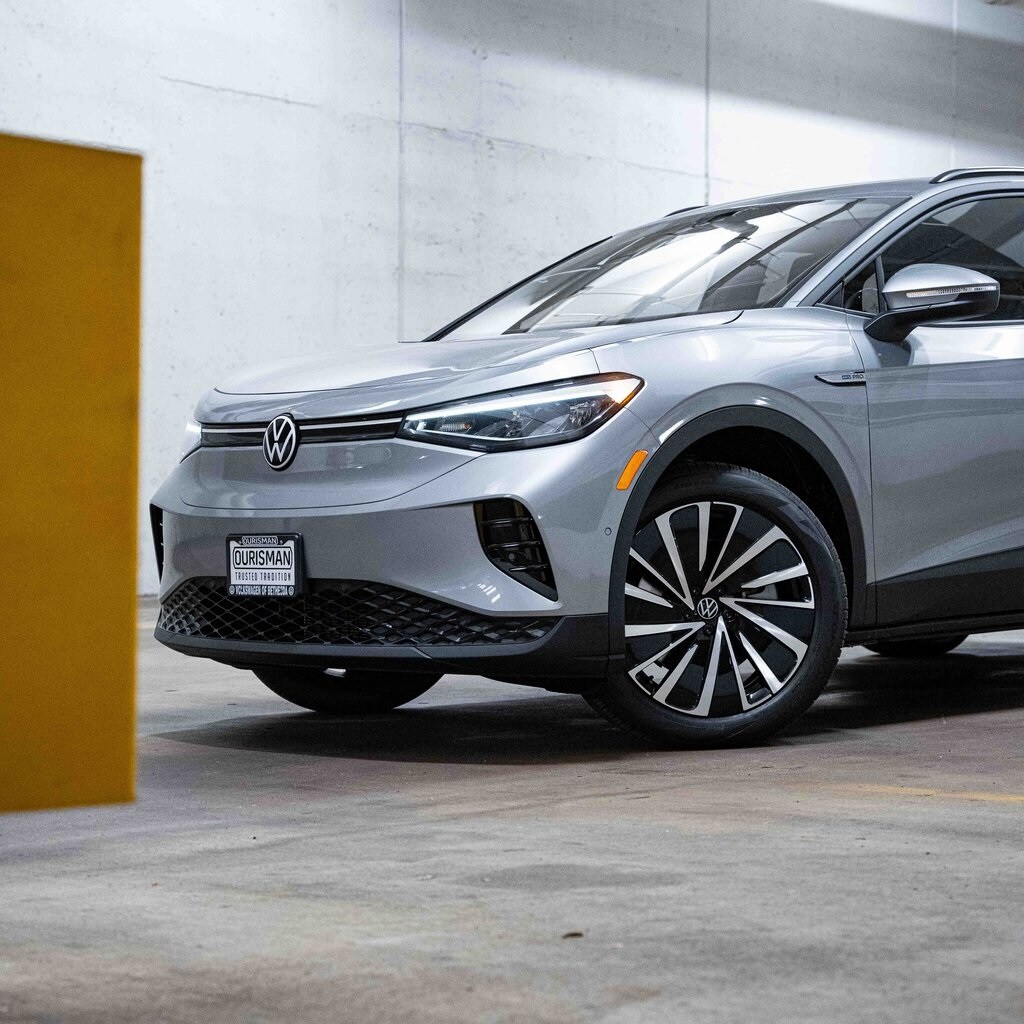 2025 Volkswagen ID.4 Pro photo 2