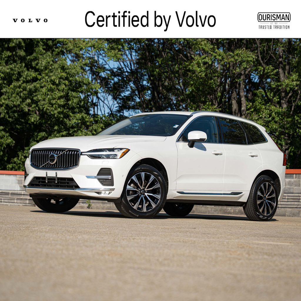 2023 Volvo XC60 B5 Plus Bright Theme AWD's photo