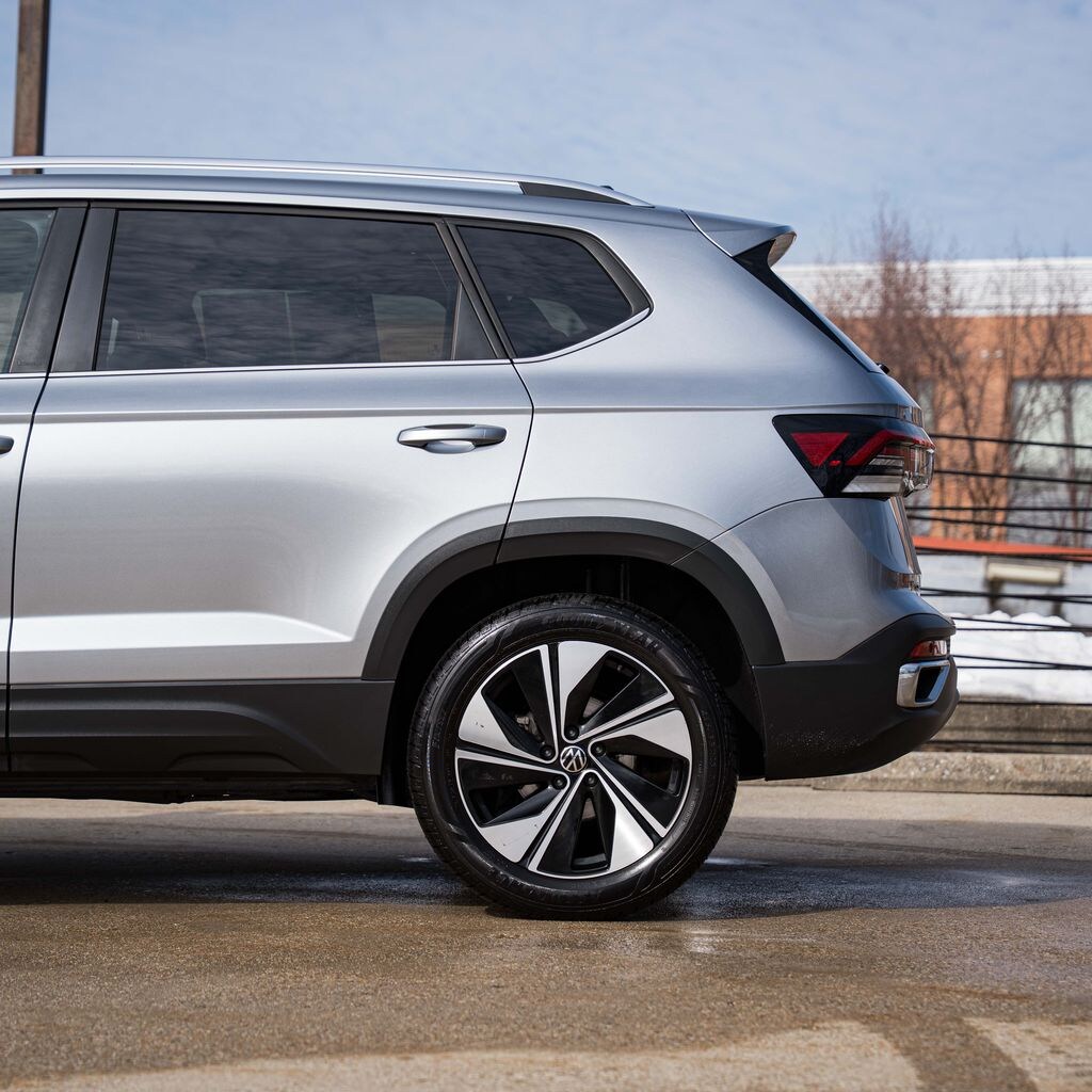 Used 2025 Volkswagen Taos 1.5T SE SUV