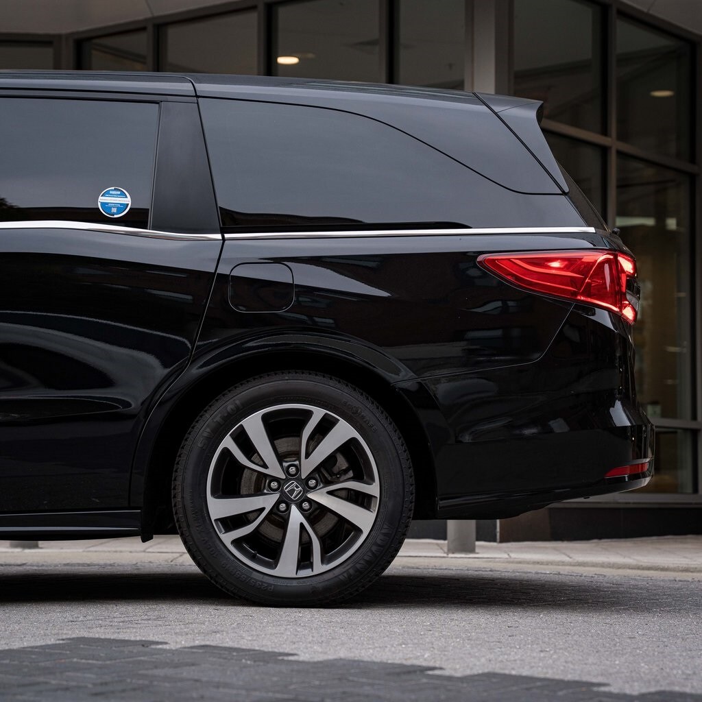 2022 Honda Odyssey Touring photo 4