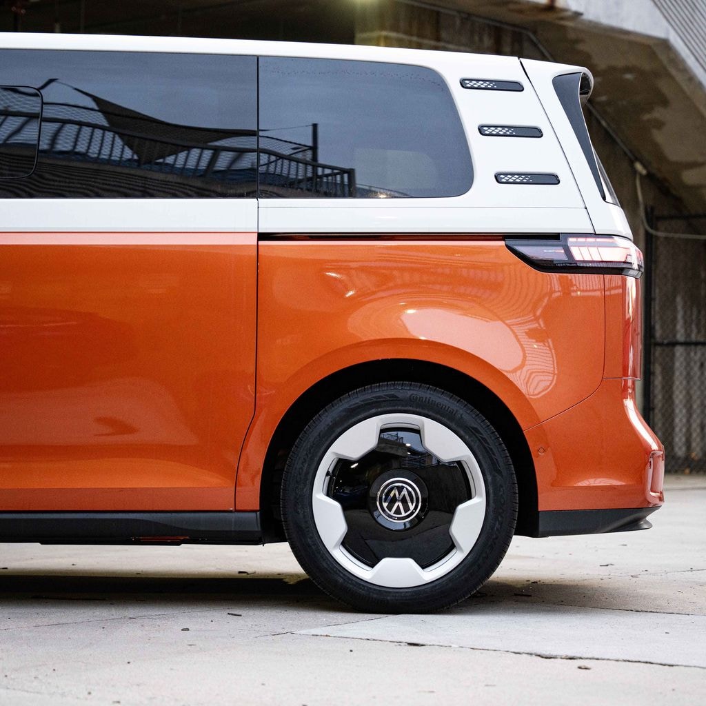 New 2025 Volkswagen ID. Buzz Pro S Plus Van 4MOTION