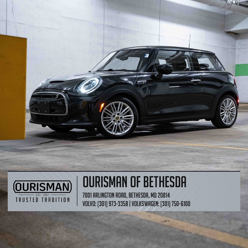 2023 MINI Hardtop 2 Door SE's photo