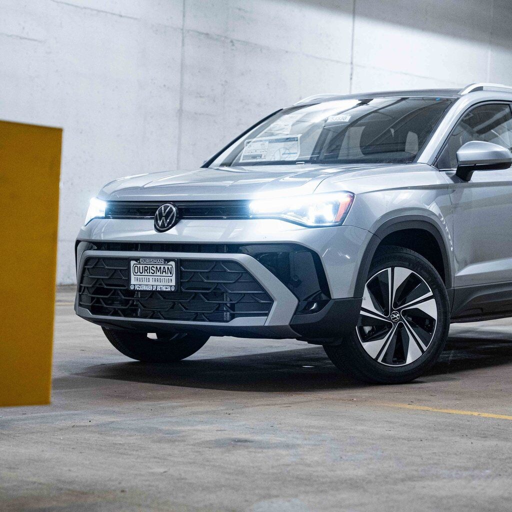 New 2026 Volkswagen Taos 1.5T SE SUV