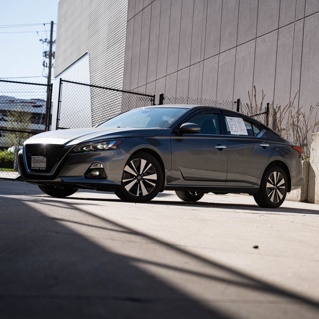Used 2022 Nissan Altima 2.5 SL Sedan