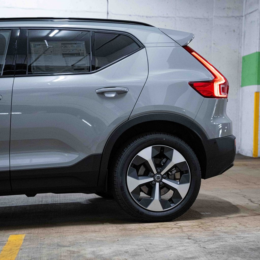 New 2026 Volvo XC40 B5 Plus SUV