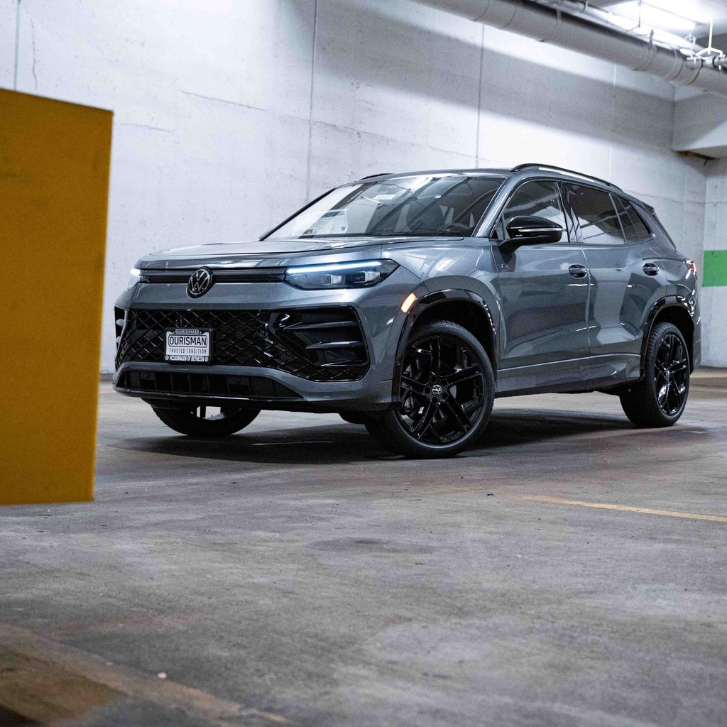 New 2026 Volkswagen Tiguan SE R-Line Black SUV