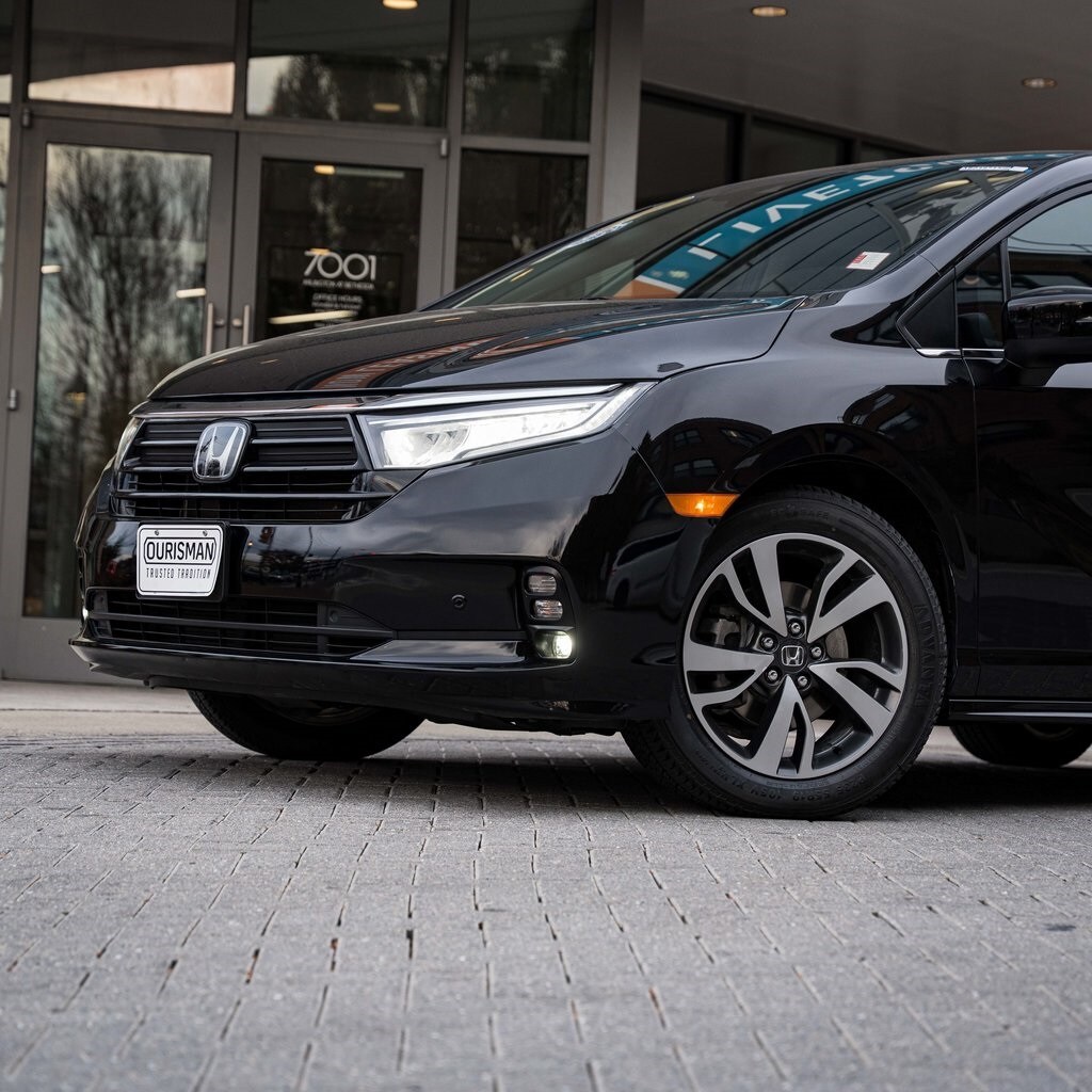 2022 Honda Odyssey Touring photo 2