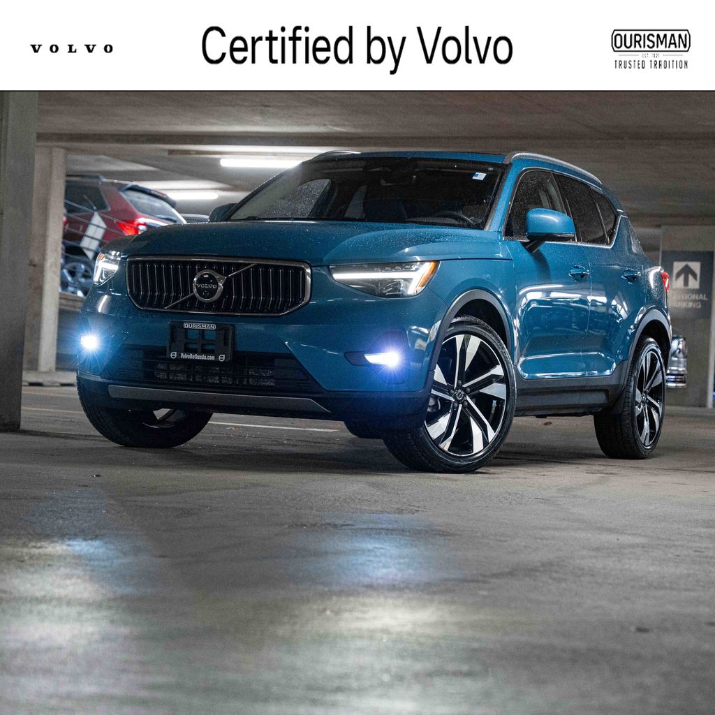2023 Volvo XC40 B5 Ultimate Bright AWD's photo