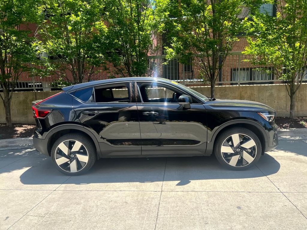 Used 2023 Volvo C40 Recharge Pure Electric Ultimate SUV