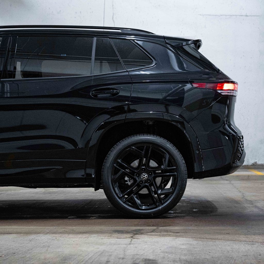 New 2026 Volkswagen Tiguan 2.0T SE R-Line Black SUV