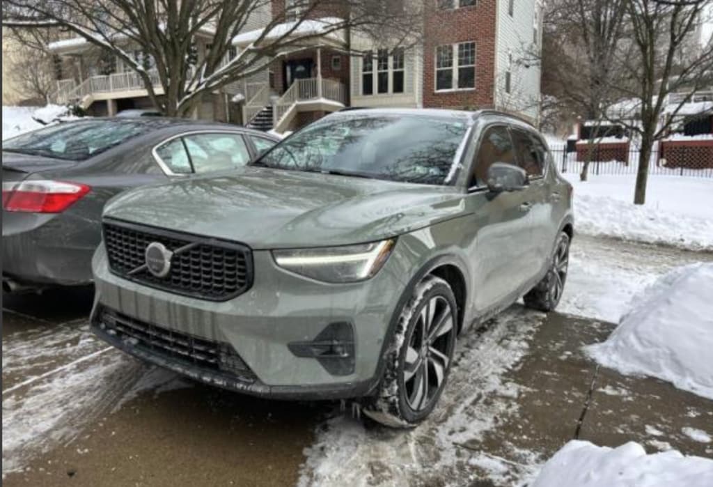 Used 2023 Volvo XC40 Ultimate SUV