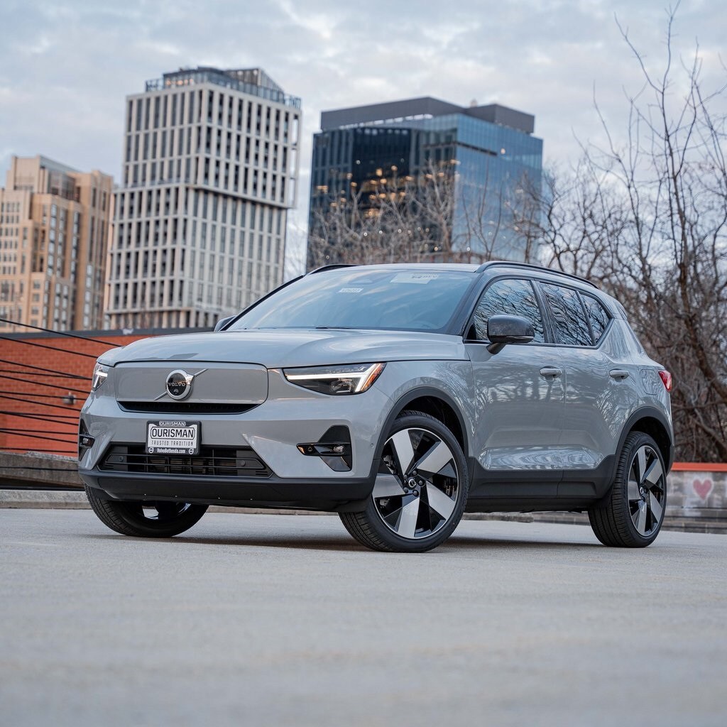 New 2026 Volvo EX40 Twin Motor Plus SUV