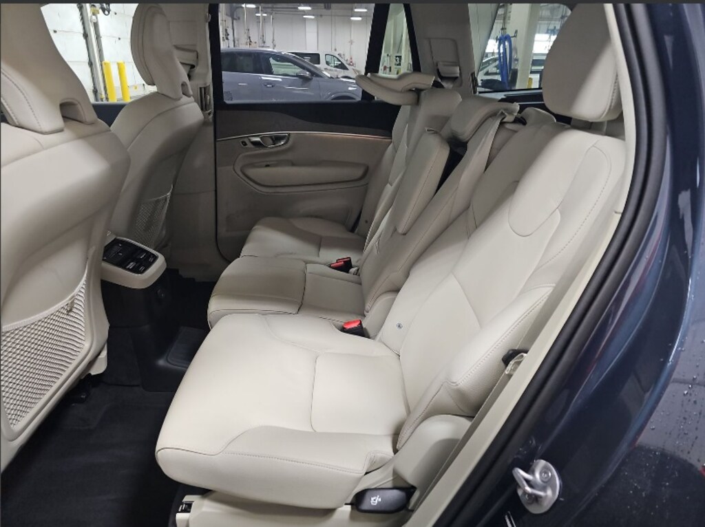 Used 2025 Volvo XC90 plug-in hybrid T8 Plus SUV