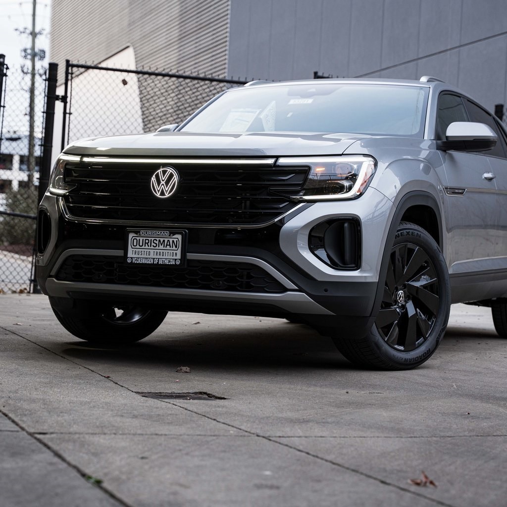 New 2026 Volkswagen Atlas Cross Sport 2.0T SE w/Technology SUV
