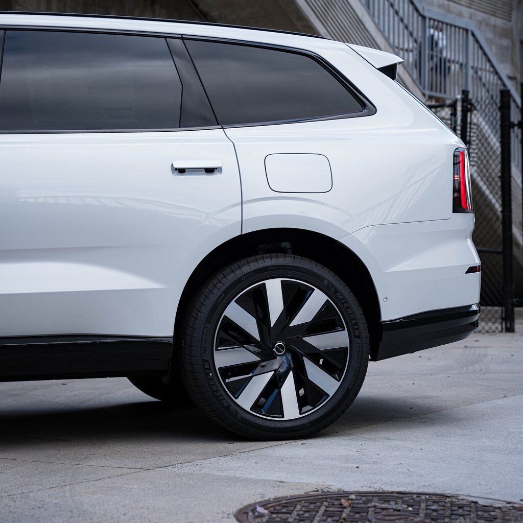New 2025 Volvo EX90 Twin Motor Performance Plus 6-Seater SUV