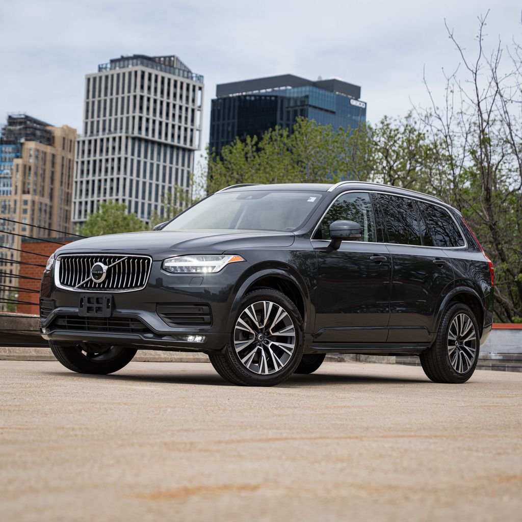 2021 Volvo XC90 Momentum