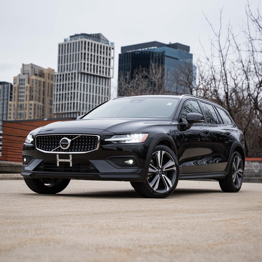 2025 Volvo V60 Cross Country Plus