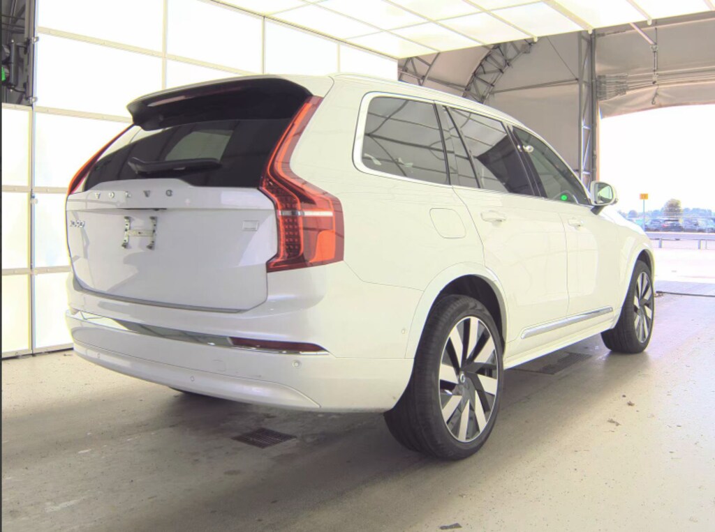 Certified 2024 Volvo XC90 plug-in hybrid Ultimate SUV