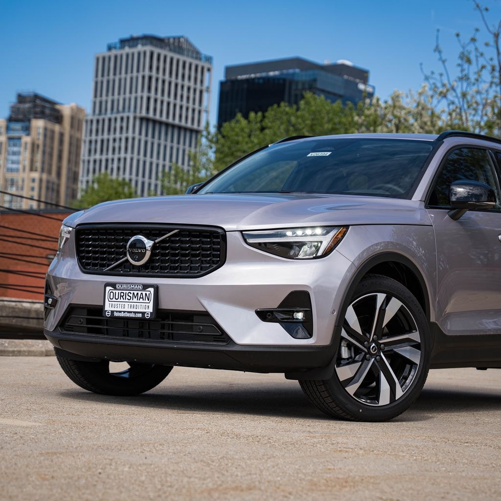 New 2026 Volvo XC40 B5 Plus SUV