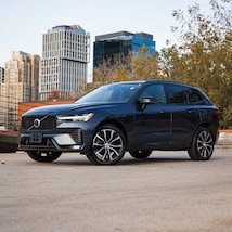 2023 Volvo XC60 B5 Plus Dark Theme SUV