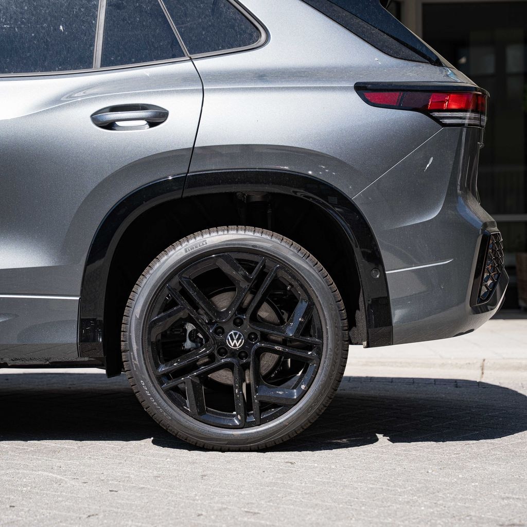 New 2026 Volkswagen Tiguan 2.0T SE R-Line Black SUV