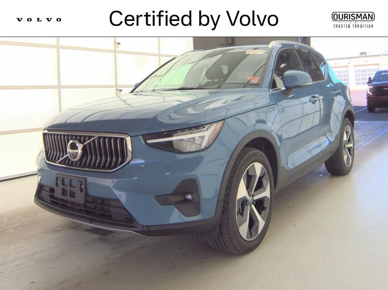 2024 Volvo XC40 B5 Plus Bright AWD's photo