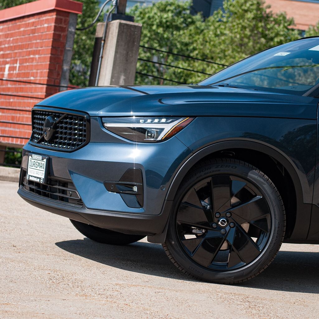 New 2026 Volvo XC40 B5 Ultra Black Edition SUV