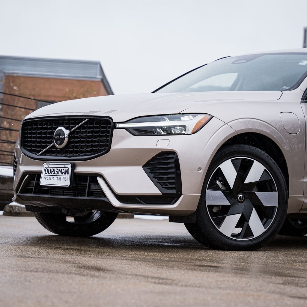Used 2025 Volvo XC60 plug-in hybrid T8 Ultra SUV