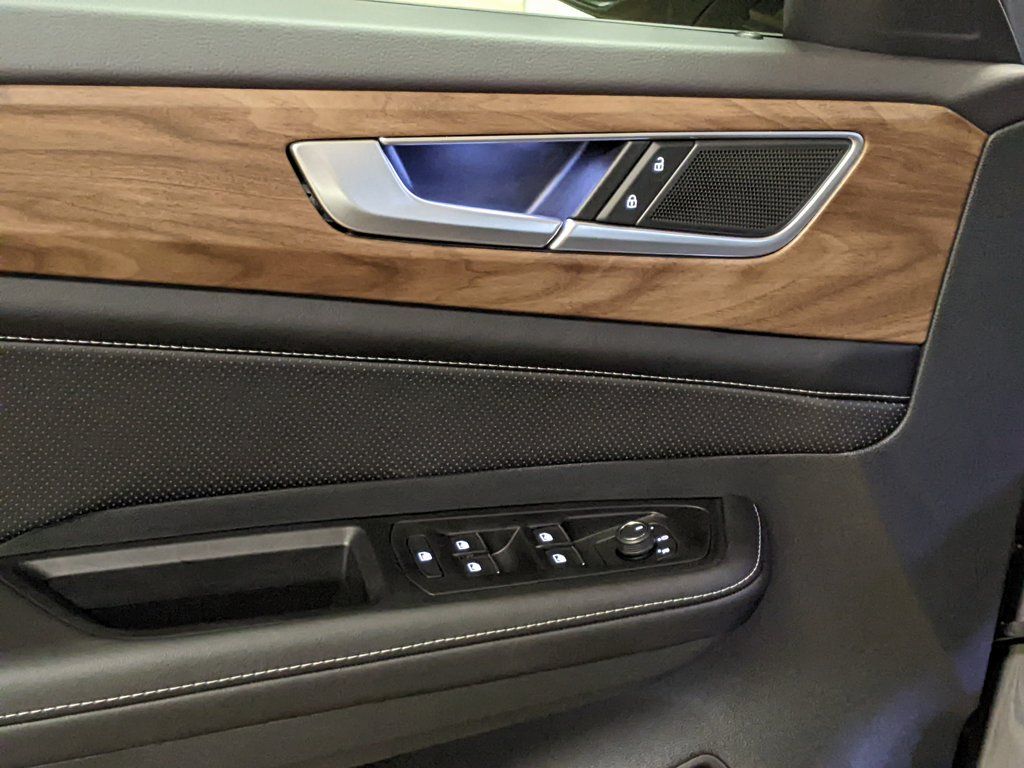 2026 Volkswagen Atlas SE w/Tech - Photo 10