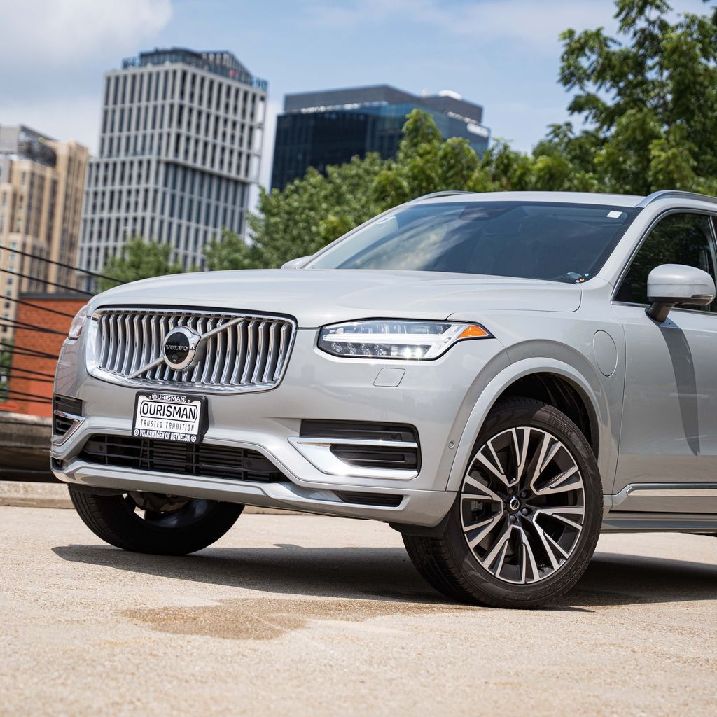 Certified 2025 Volvo XC90 plug-in hybrid T8 Plus SUV