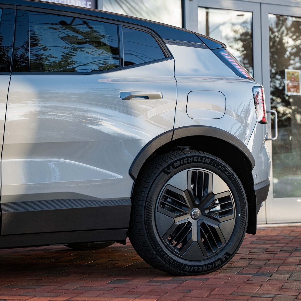 New 2026 Volvo EX30 Twin Motor Cross Country Ultra SUV