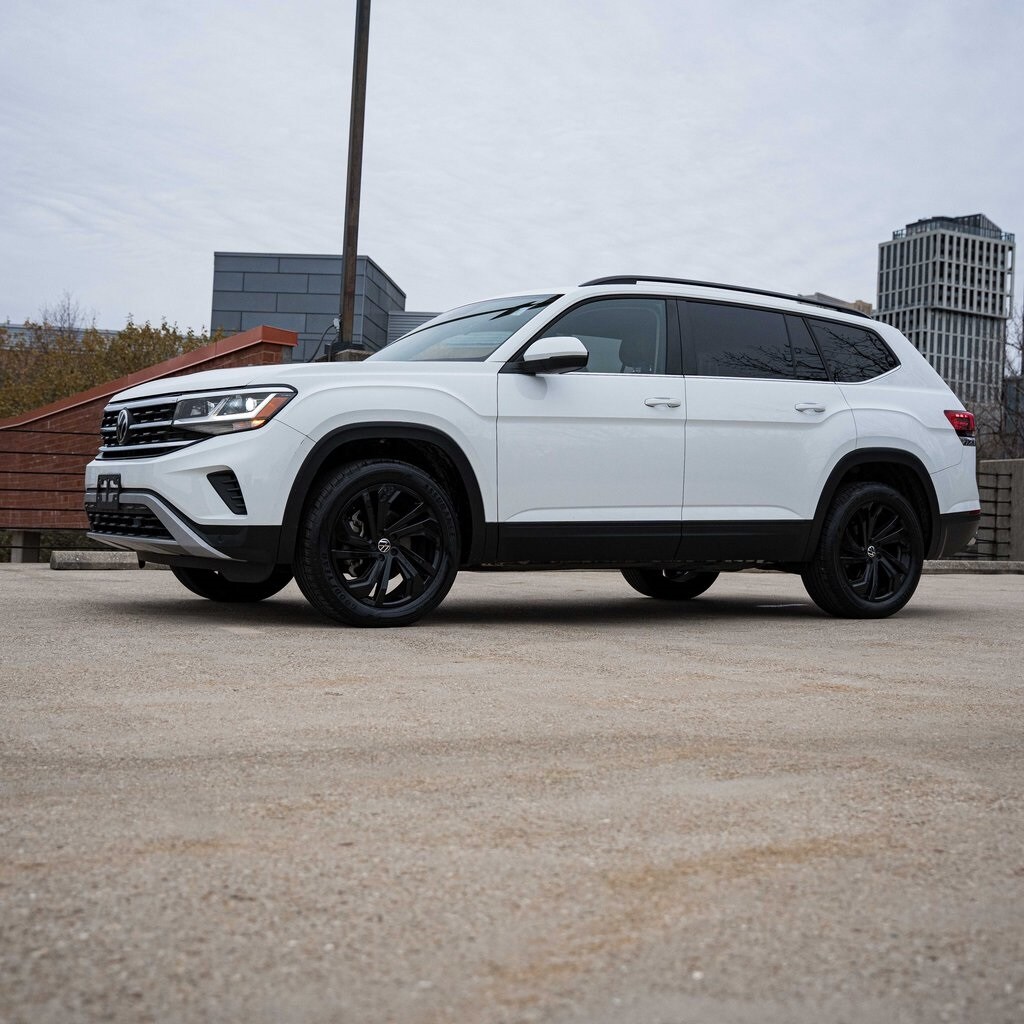 2022 Volkswagen Atlas SE Technology photo 2