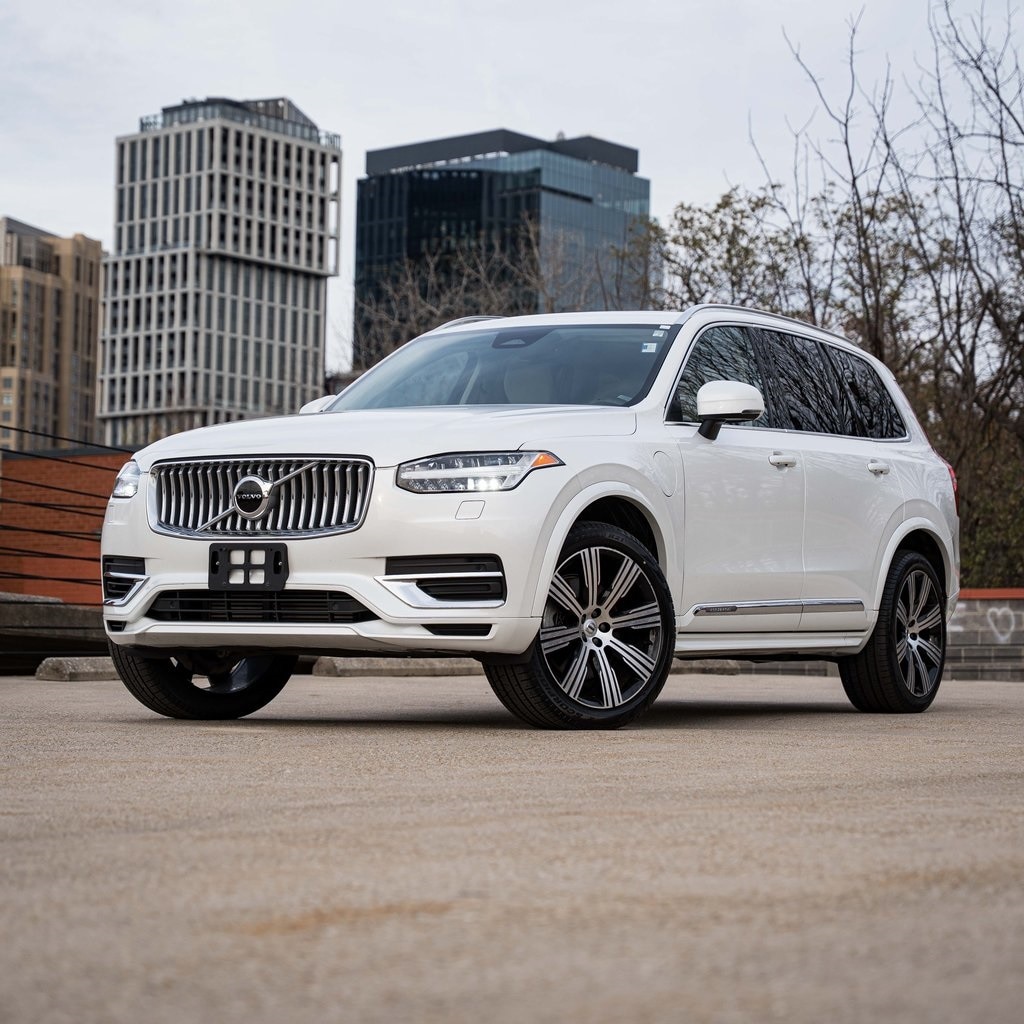 2024 Volvo XC90 Core's photo