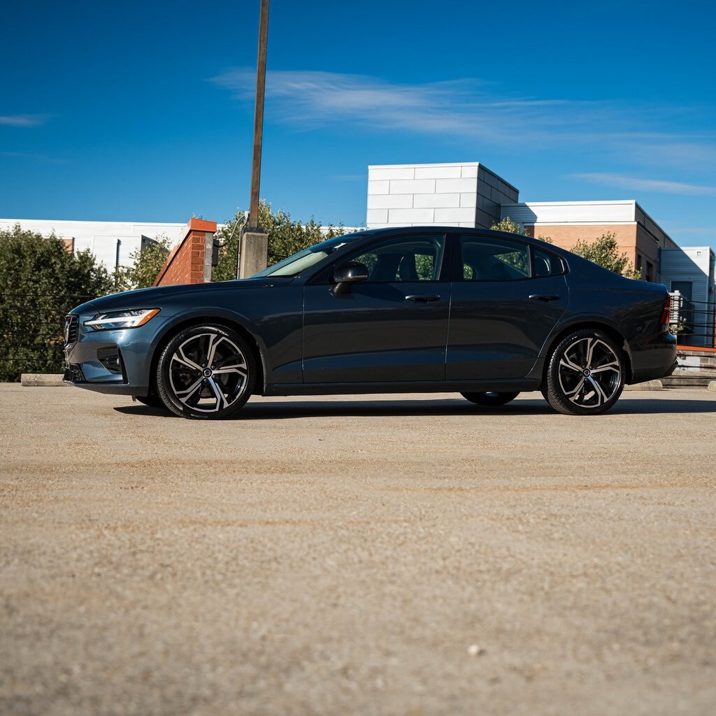 2025 Volvo S60 B5 Core photo 3