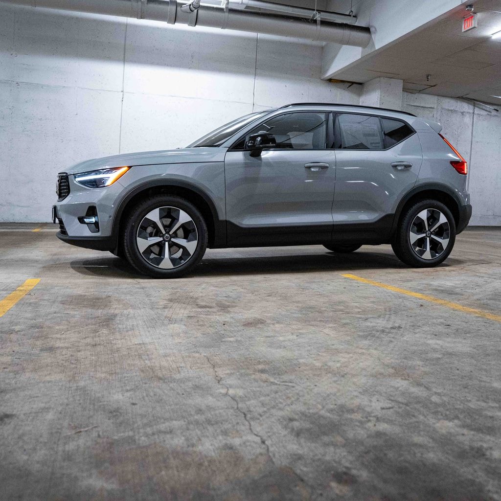 New 2026 Volvo XC40 B5 Plus SUV