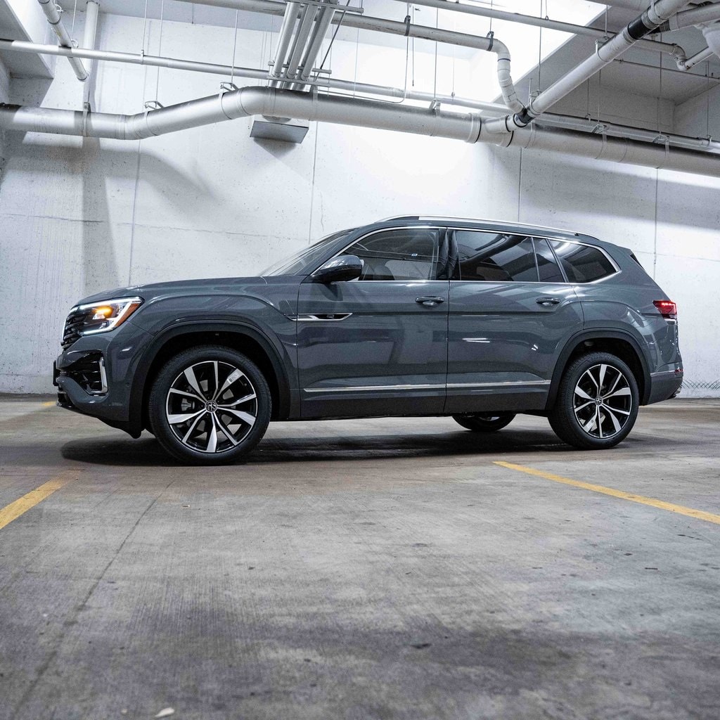 New 2026 Volkswagen Atlas 2.0T SEL Premium R-Line SUV