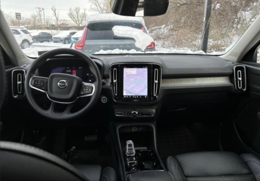 Used 2023 Volvo XC40 B5 Plus Bright Theme SUV