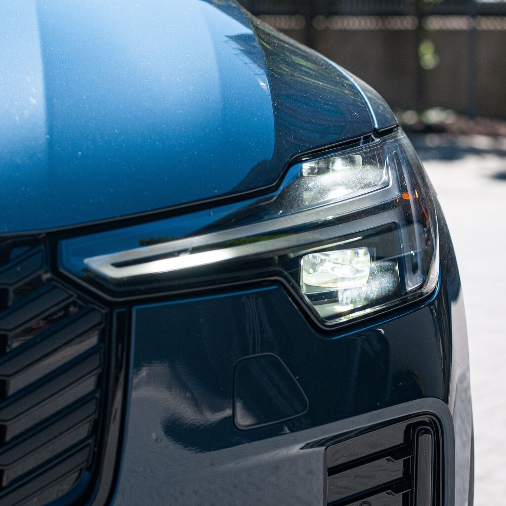 New 2026 Volvo XC90 plug-in hybrid T8 Ultra Dark Theme 6-Seater SUV