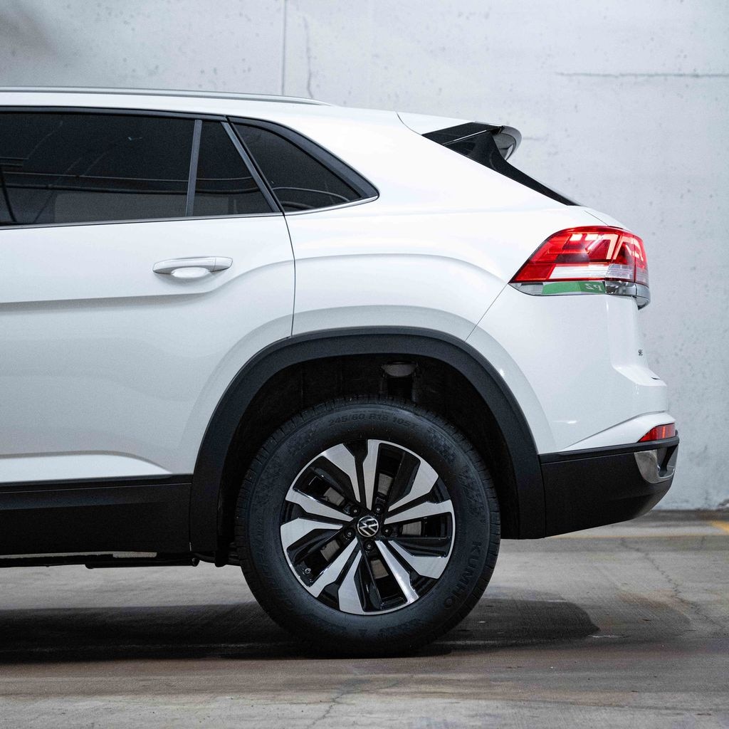 New 2026 Volkswagen Atlas Cross Sport 2.0T SE SUV