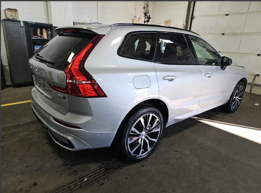 Used 2025 Volvo XC60 B5 Plus SUV