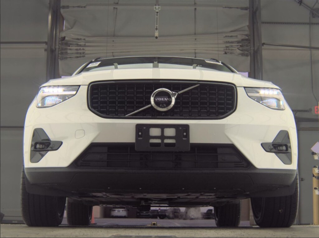 Used 2025 Volvo XC40 B5 Ultra Dark Theme SUV