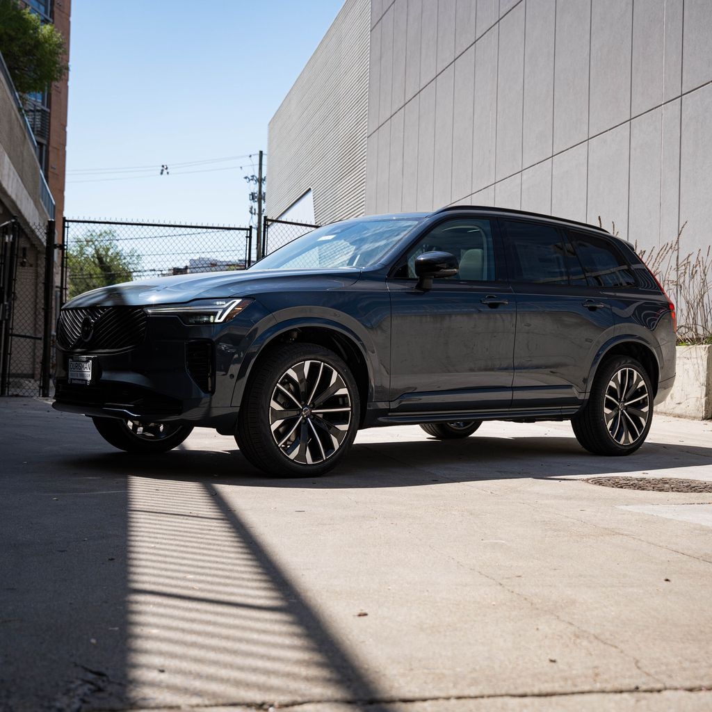 New 2026 Volvo XC90 B6 Ultra Dark Theme 6-Seater SUV
