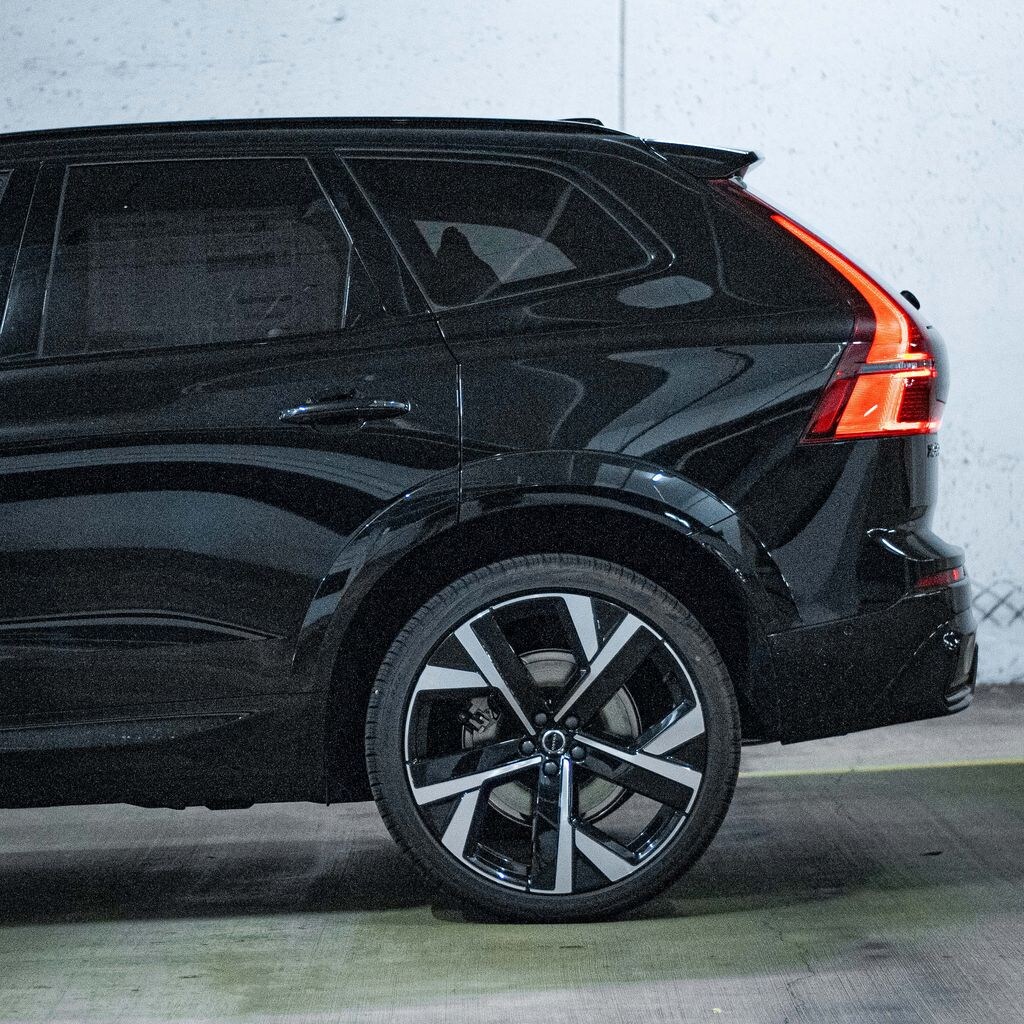 New 2026 Volvo XC60 plug-in hybrid T8 Ultra SUV